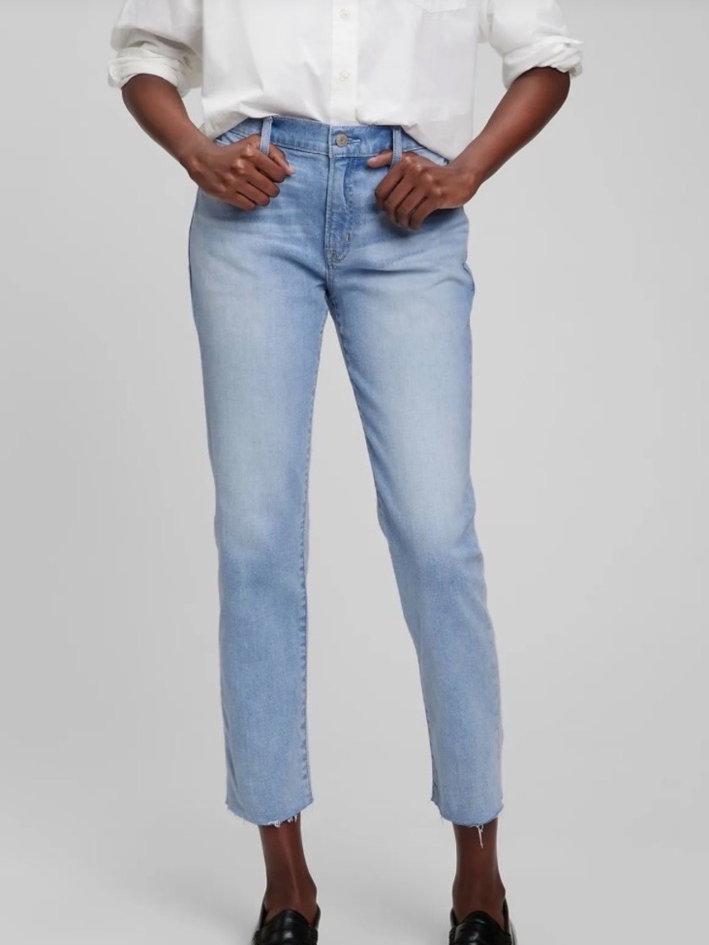 Gap| Girlfriend Medium Rise Straight Jeans Faded. 28/6